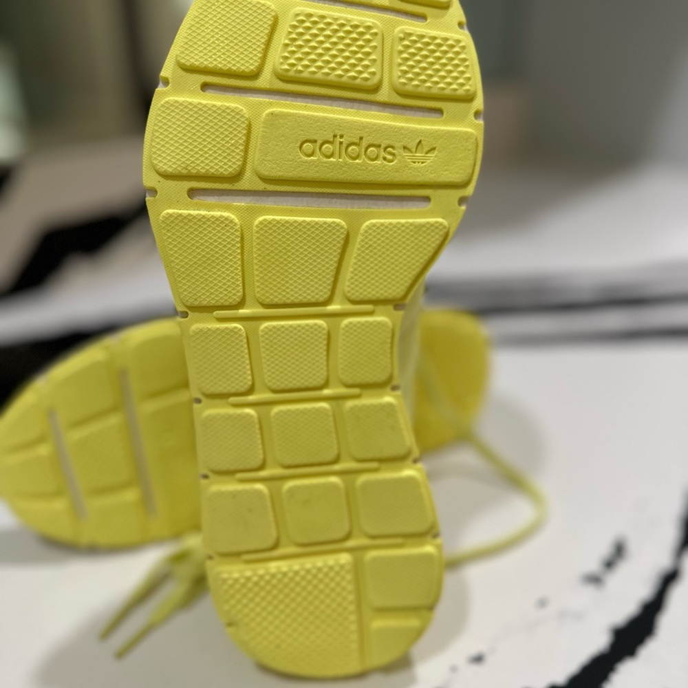 ADIDAS WOMEN’S SWIFT RUN 1.0 - Picture 5 of 8